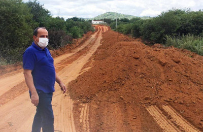 Hélio Isaías realiza visitas em obras no município de São Raimundo Nonato